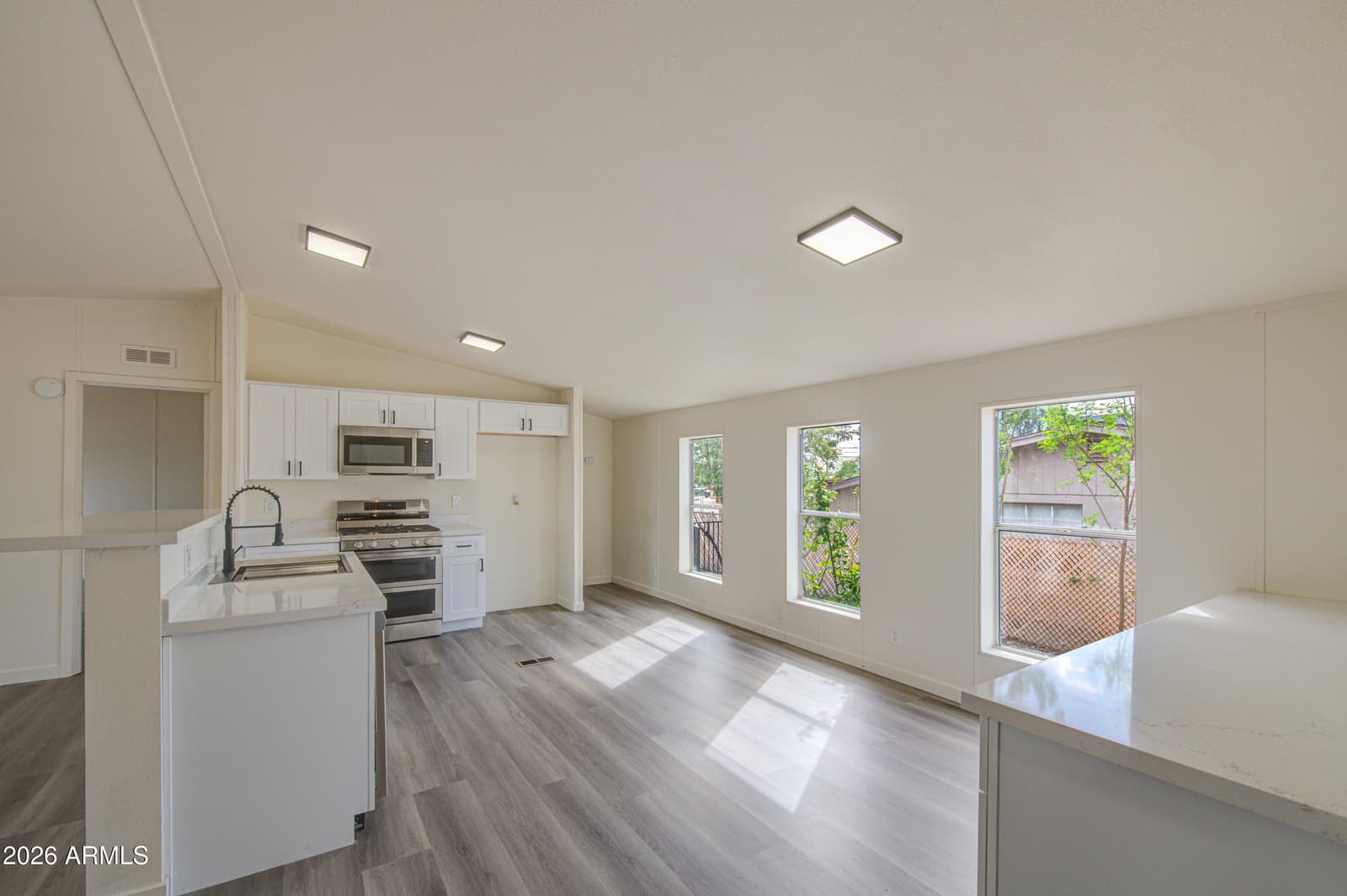 8105 E 4th Avenue, Mesa, AZ 85208 — photo 9 of 39