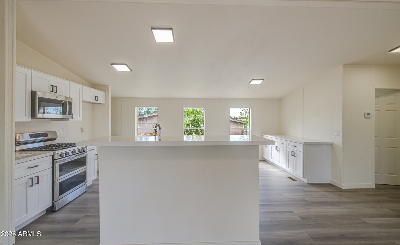 8105 E 4th Avenue, Mesa, AZ 85208 — photo 11 of 39