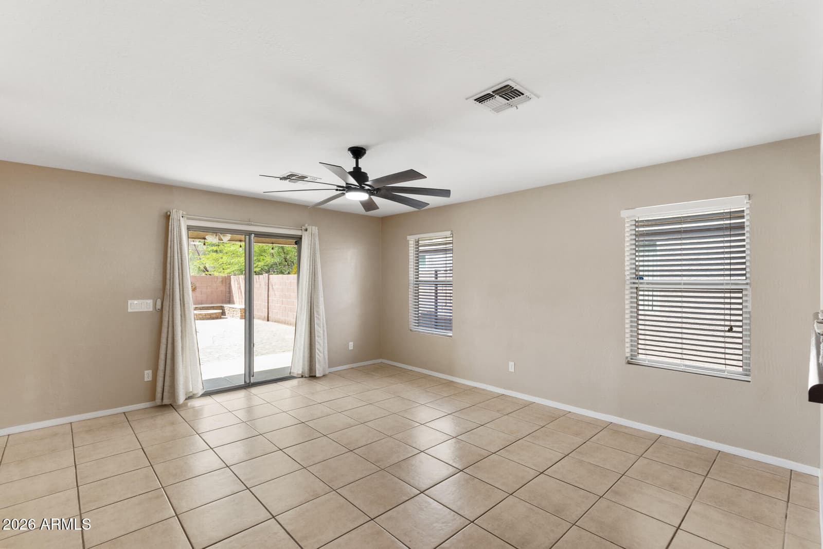 5808 S 32nd Avenue, Phoenix, AZ 85041 — photo 10 of 45