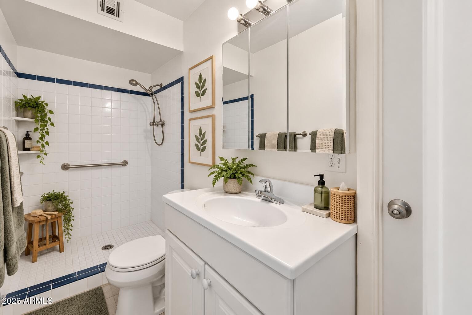 1735 N Queensbury Drive, Mesa, AZ 85201 — photo 15 of 34