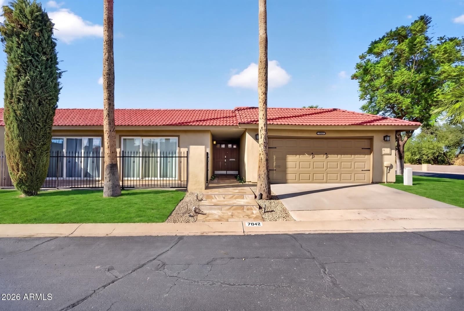 7842 E Monterosa Street, Scottsdale, AZ 85251 — photo 2 of 49