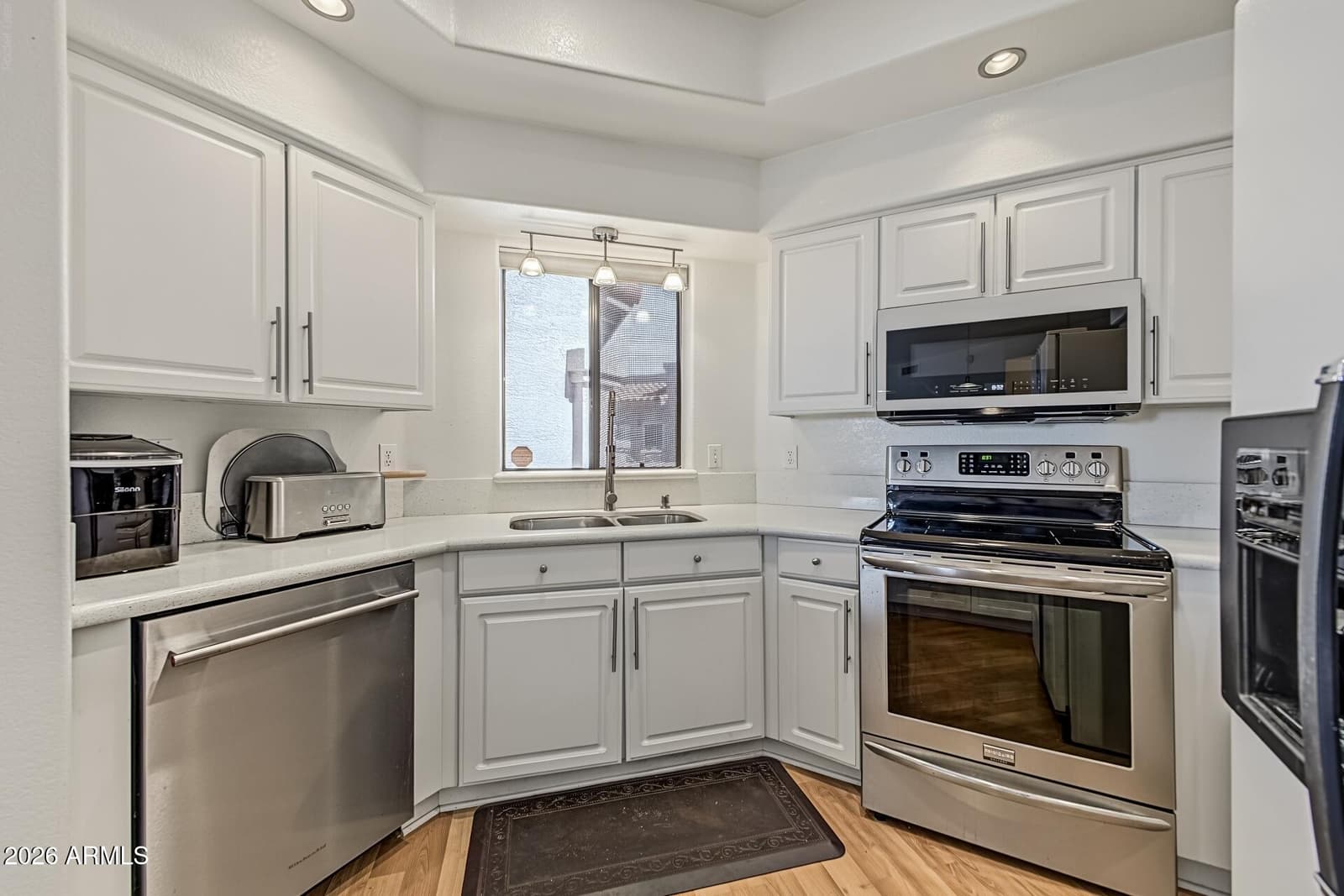 9151 W Greenway Road 226, Peoria, AZ 85381 — photo 4 of 36