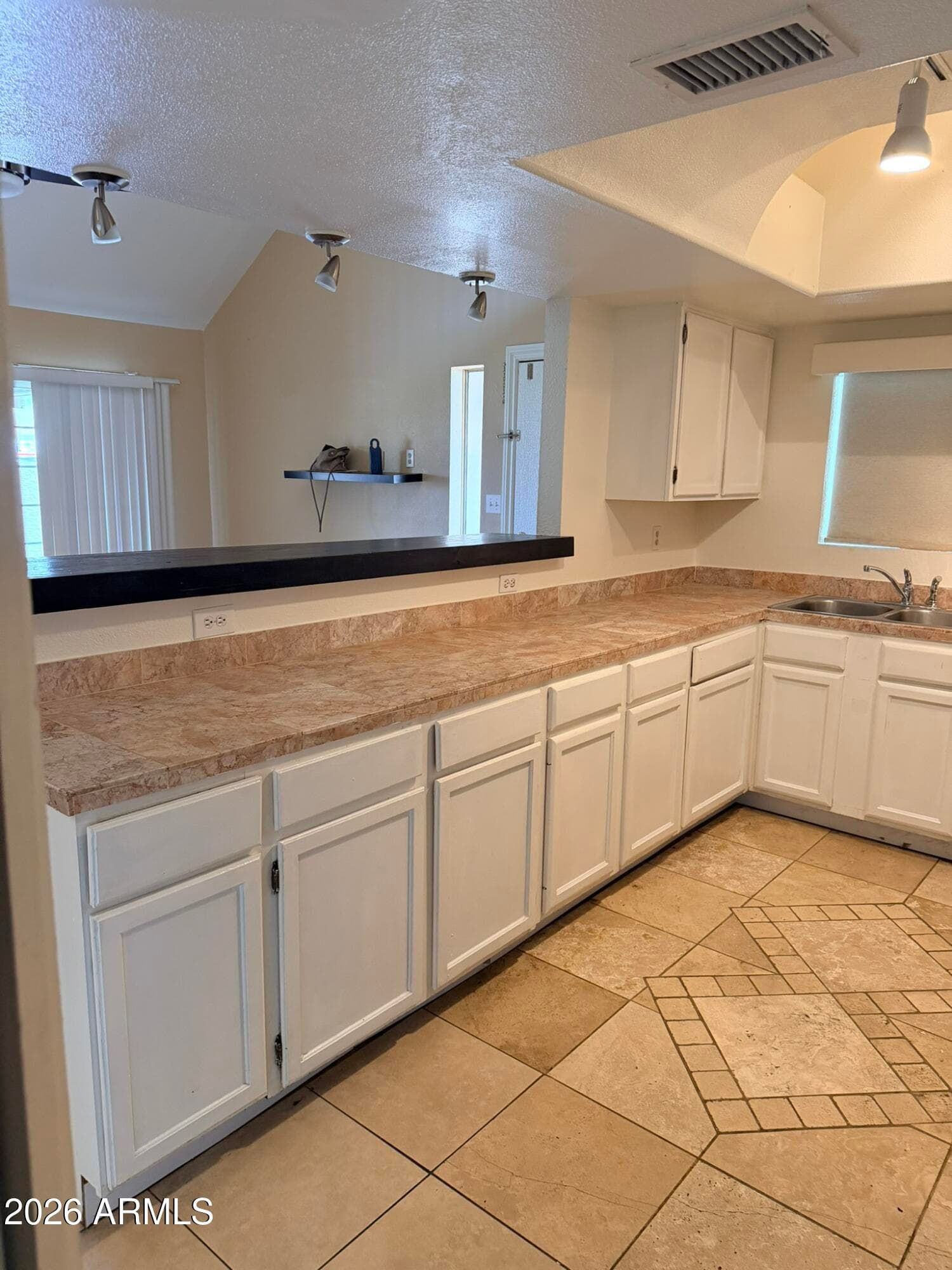 13822 N 41st Court, Phoenix, AZ 85053 — photo 10 of 26