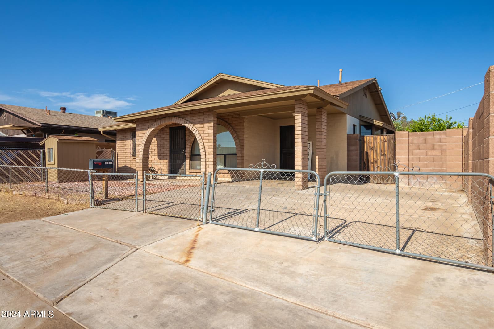 9641 N 13TH Avenue, Phoenix, AZ 85021 — photo 2 of 24