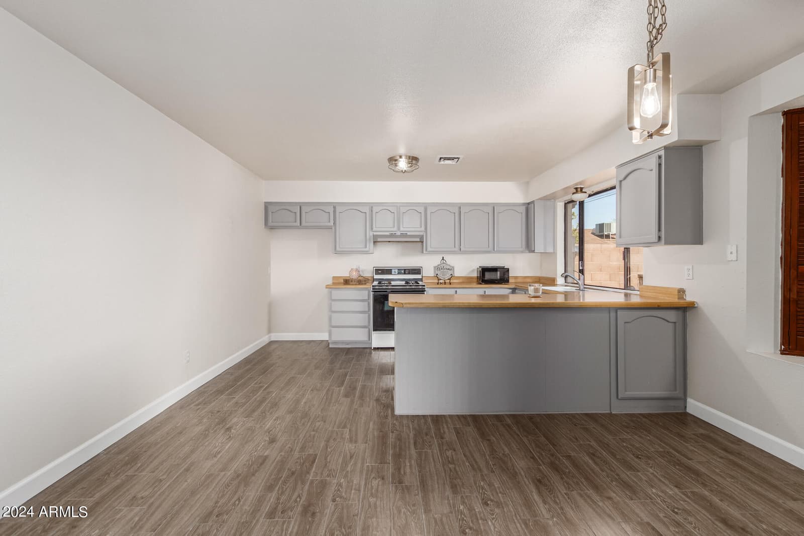 9641 N 13TH Avenue, Phoenix, AZ 85021 — photo 11 of 24