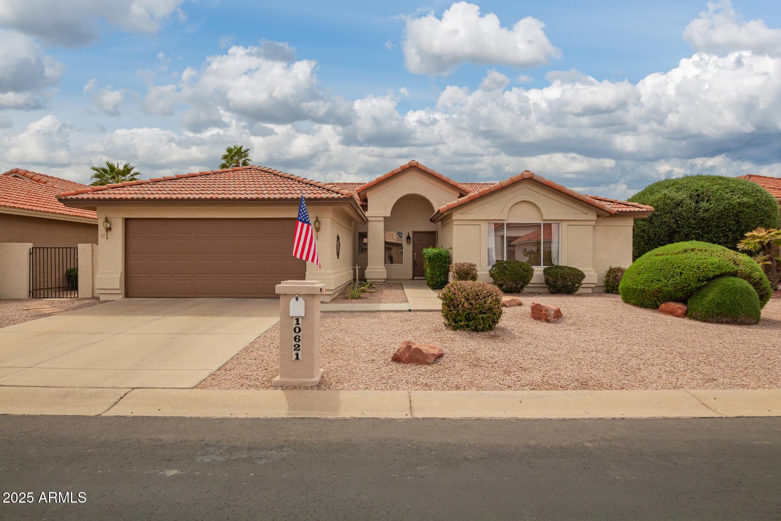 10621 E HERCULES Drive, Sun Lakes, AZ 85248 — photo 1 of 29