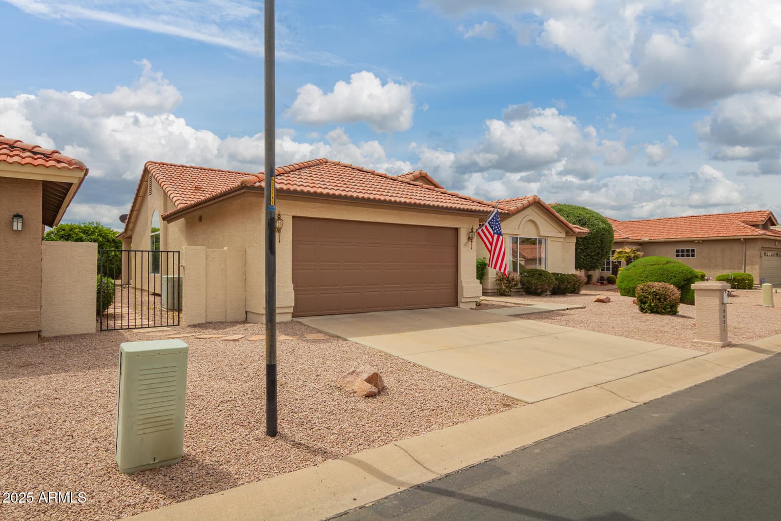 10621 E HERCULES Drive, Sun Lakes, AZ 85248 — photo 3 of 29