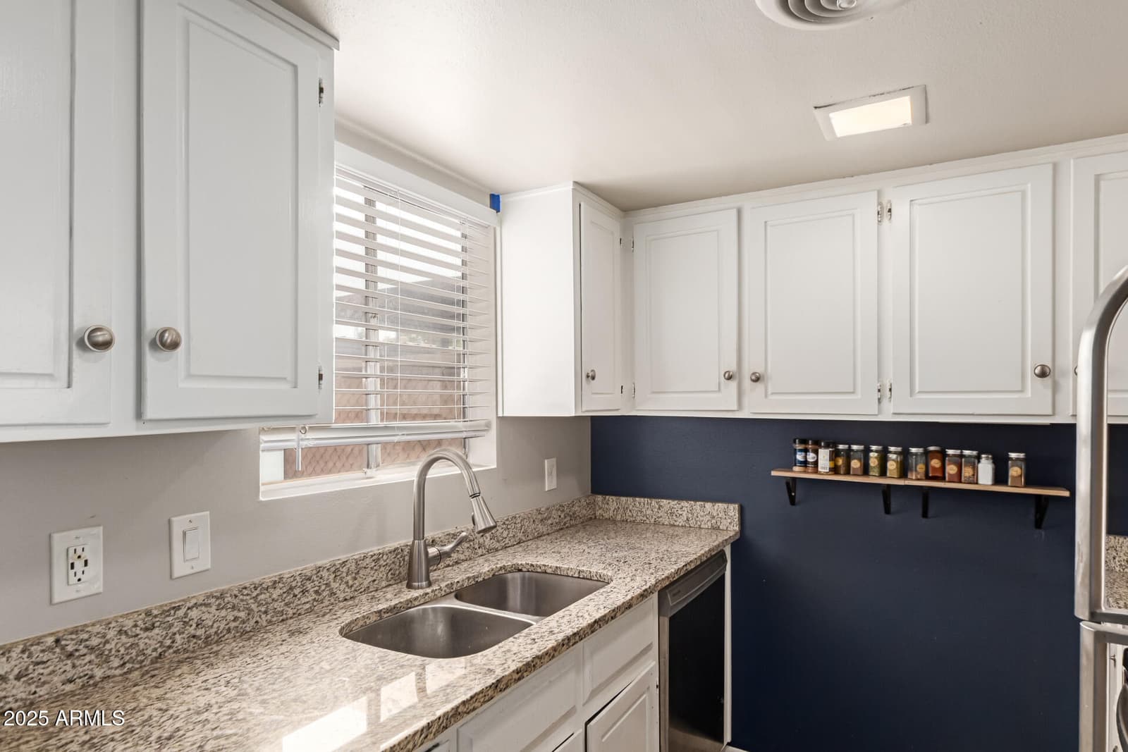 7126 N 19TH Avenue 152, Phoenix, AZ 85021 — photo 8 of 25
