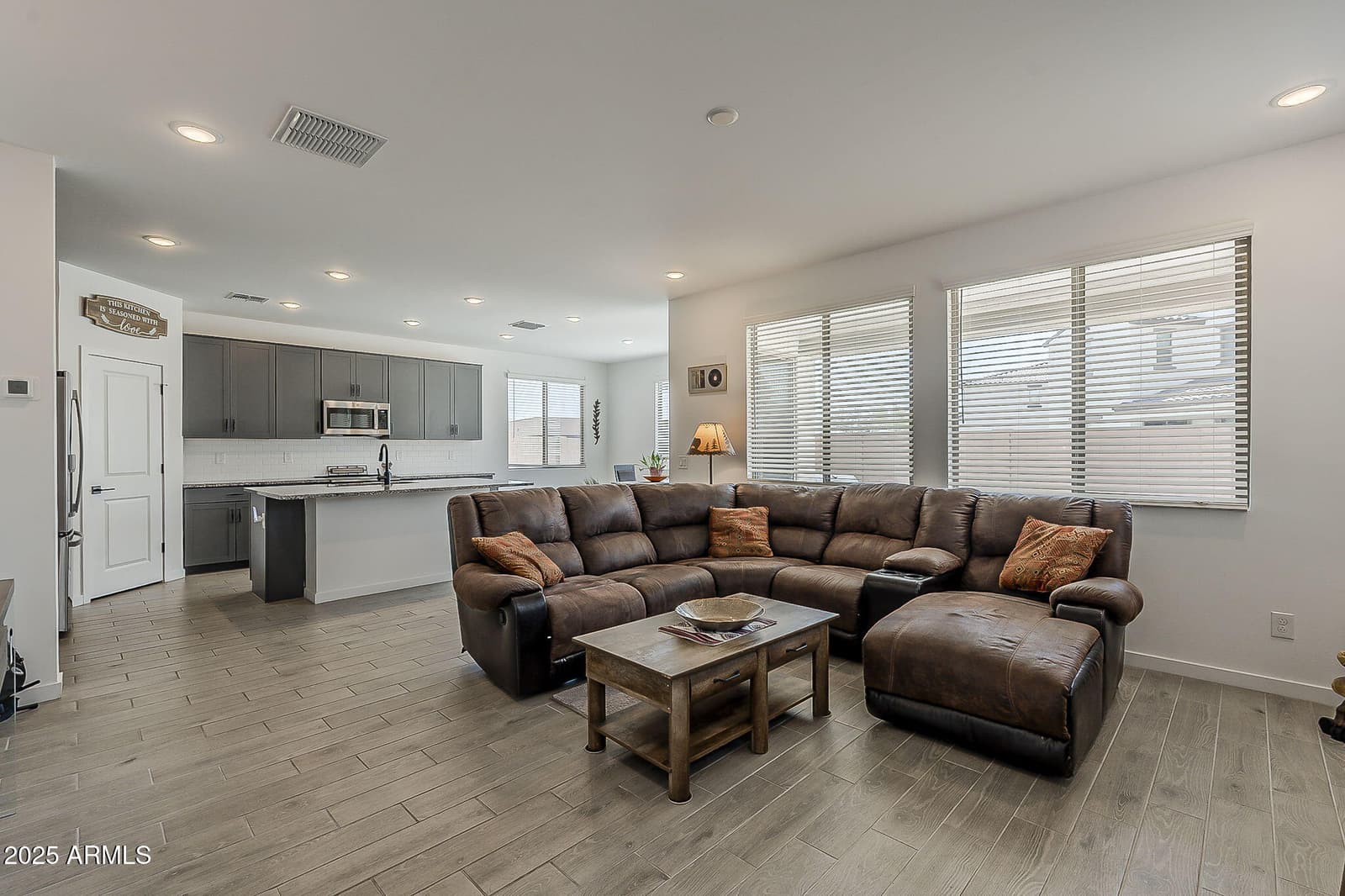 7403 W STATE Avenue, Glendale, AZ 85303 — photo 5 of 51