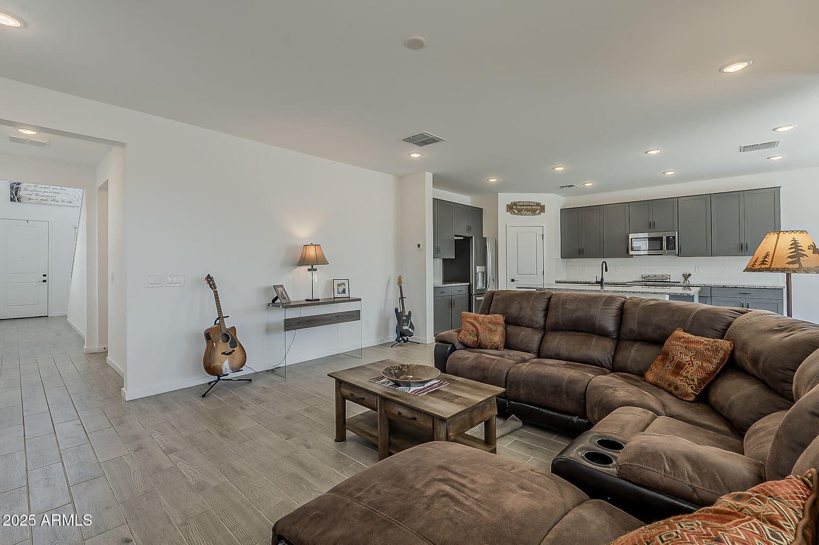 7403 W STATE Avenue, Glendale, AZ 85303 — photo 4 of 51