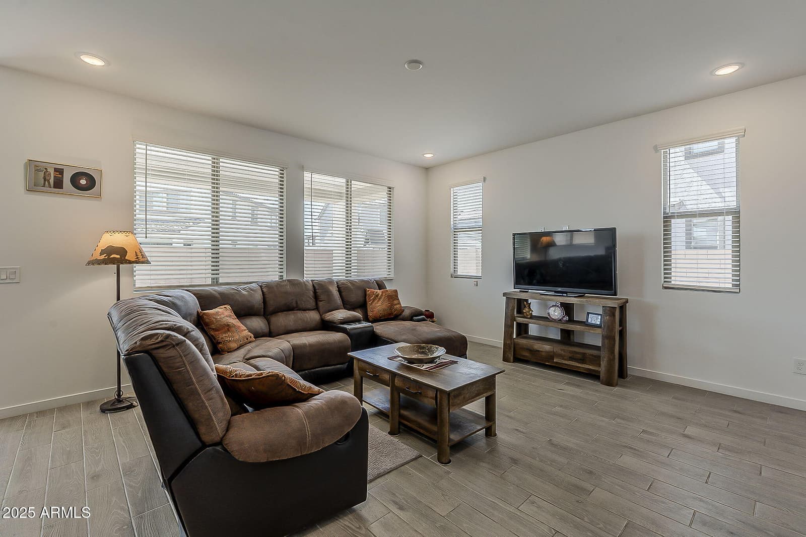 7403 W STATE Avenue, Glendale, AZ 85303 — photo 6 of 51