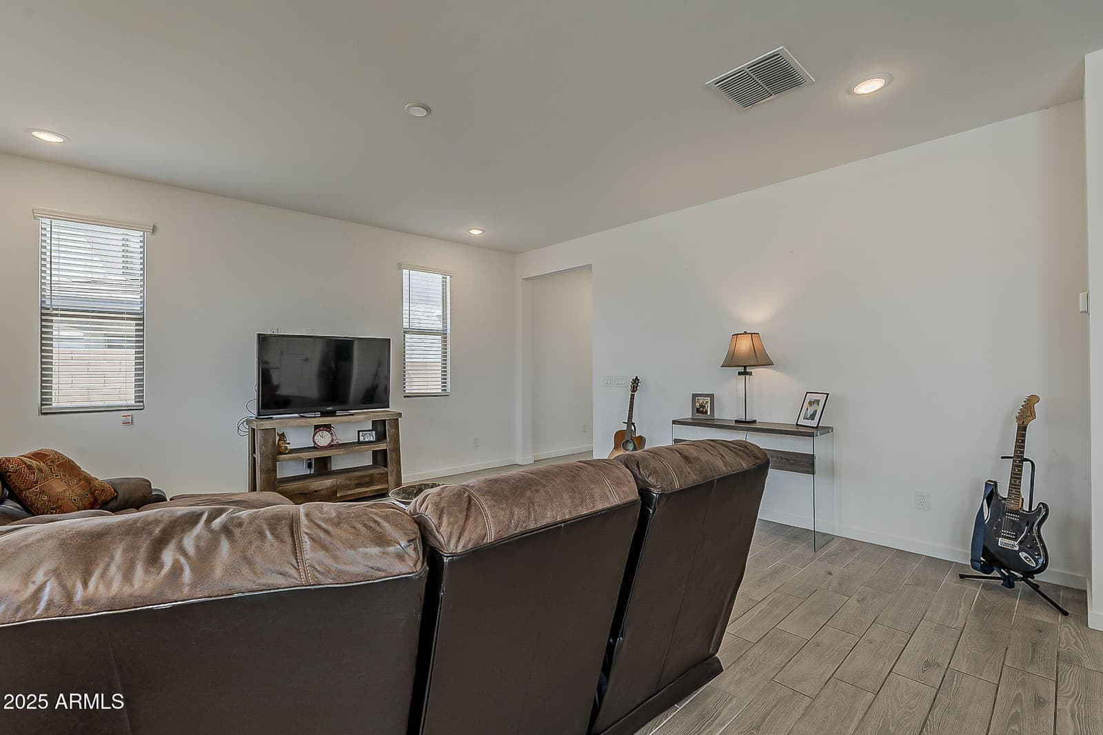7403 W STATE Avenue, Glendale, AZ 85303 — photo 7 of 51