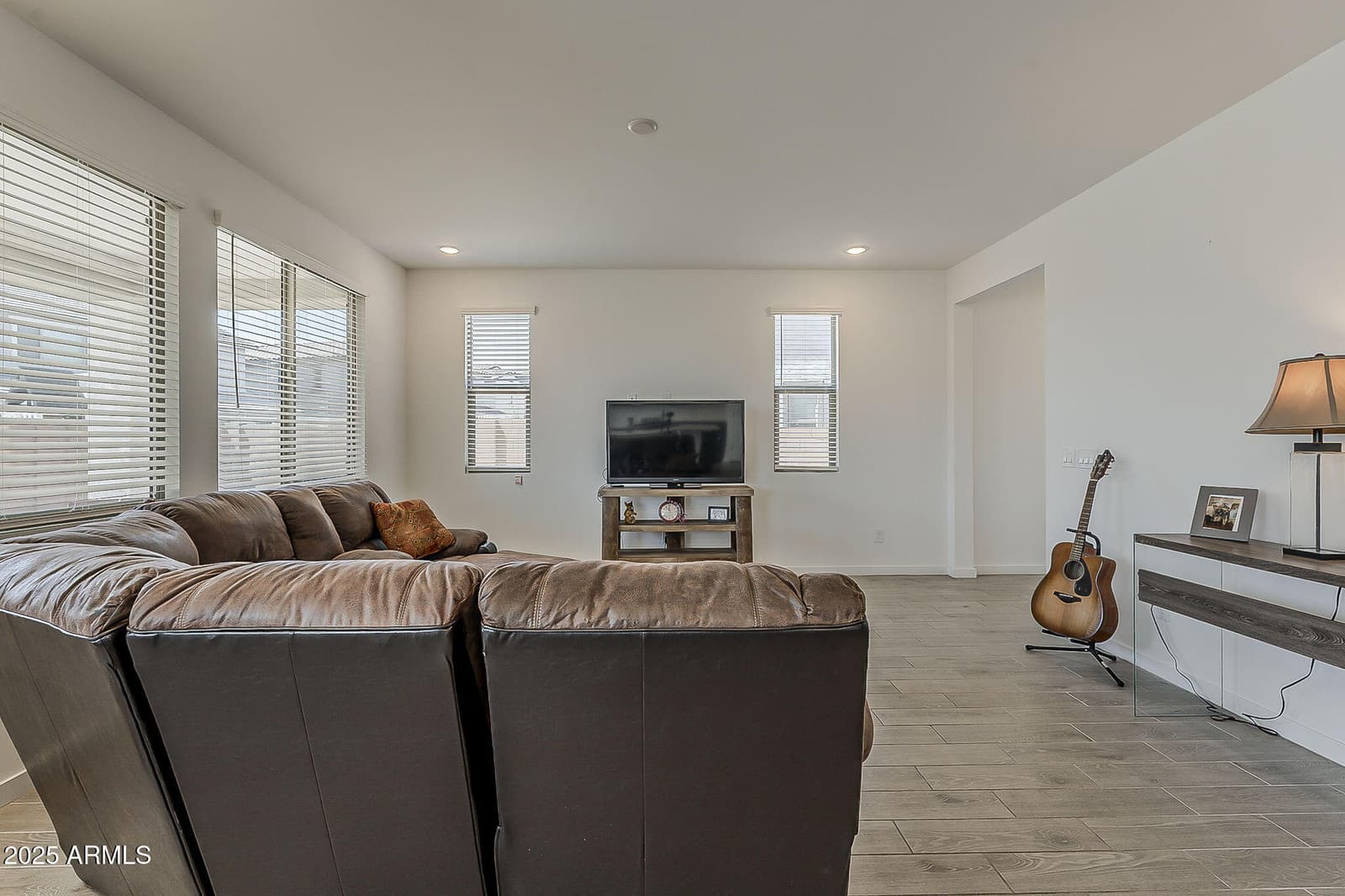 7403 W STATE Avenue, Glendale, AZ 85303 — photo 8 of 51
