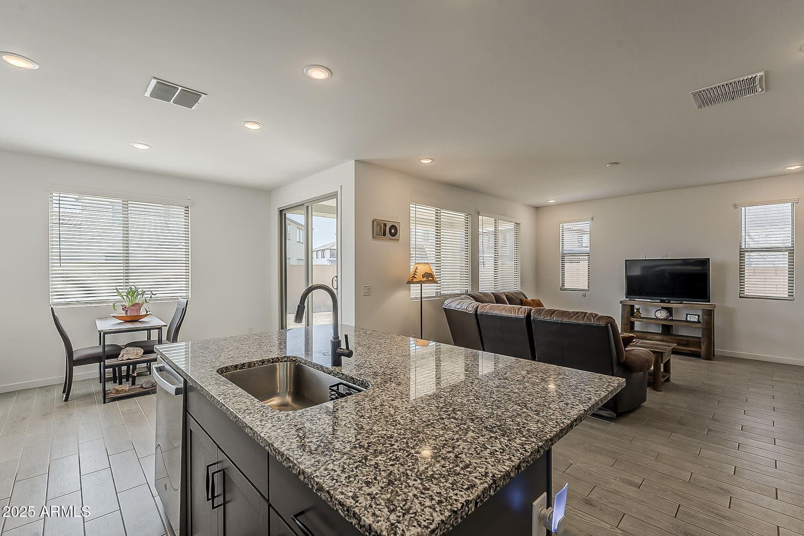 7403 W STATE Avenue, Glendale, AZ 85303 — photo 12 of 51