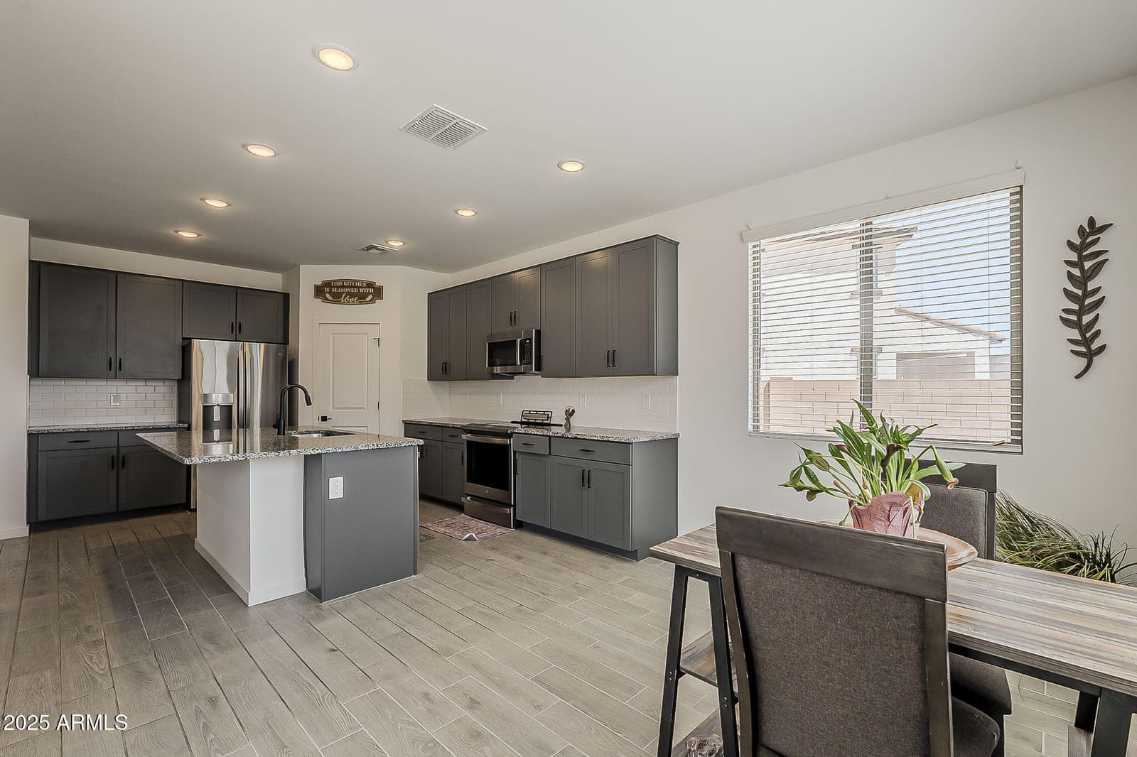 7403 W STATE Avenue, Glendale, AZ 85303 — photo 16 of 51