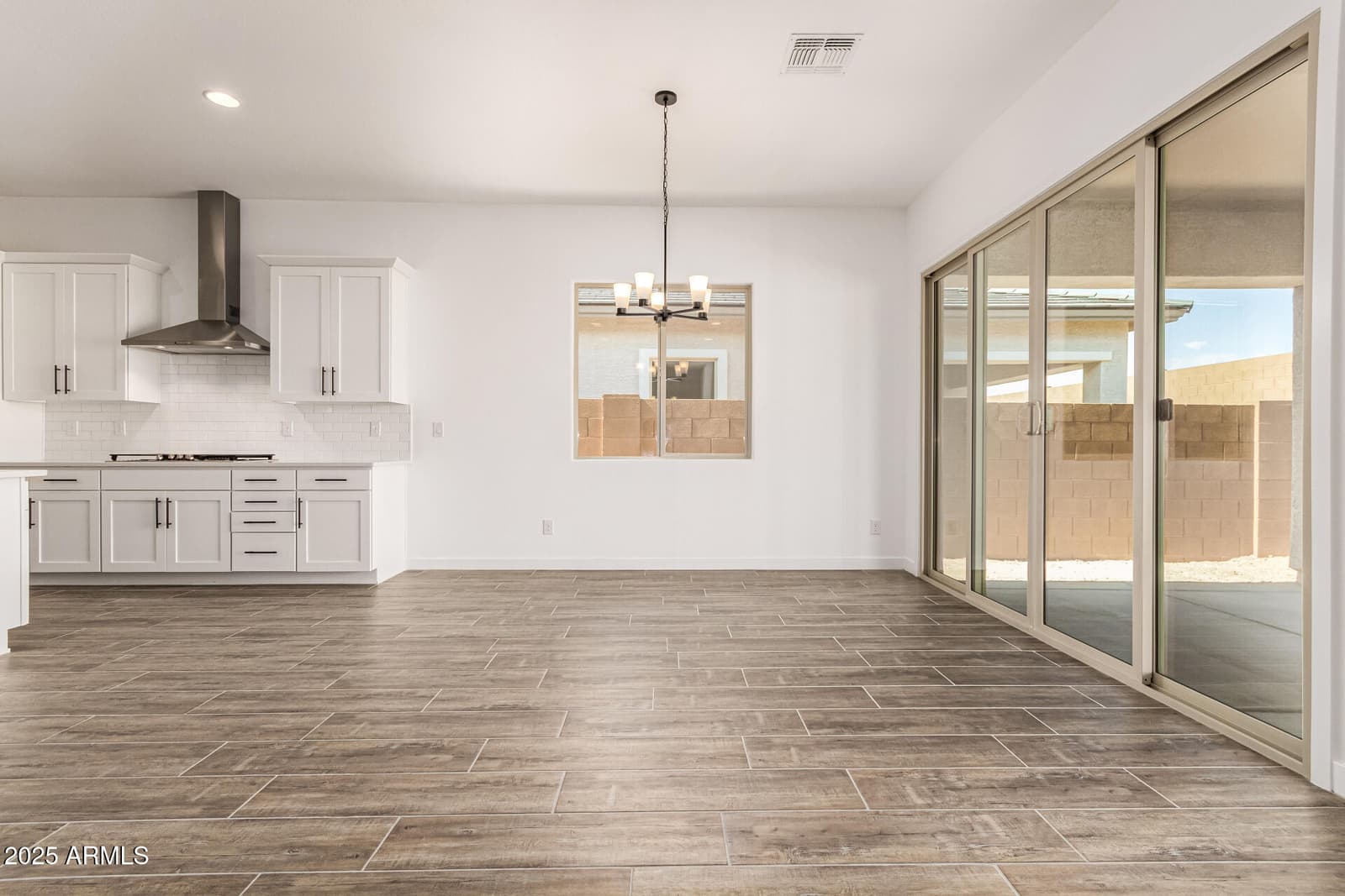 15818 W MIAMI Street, Goodyear, AZ 85338 — photo 4 of 37