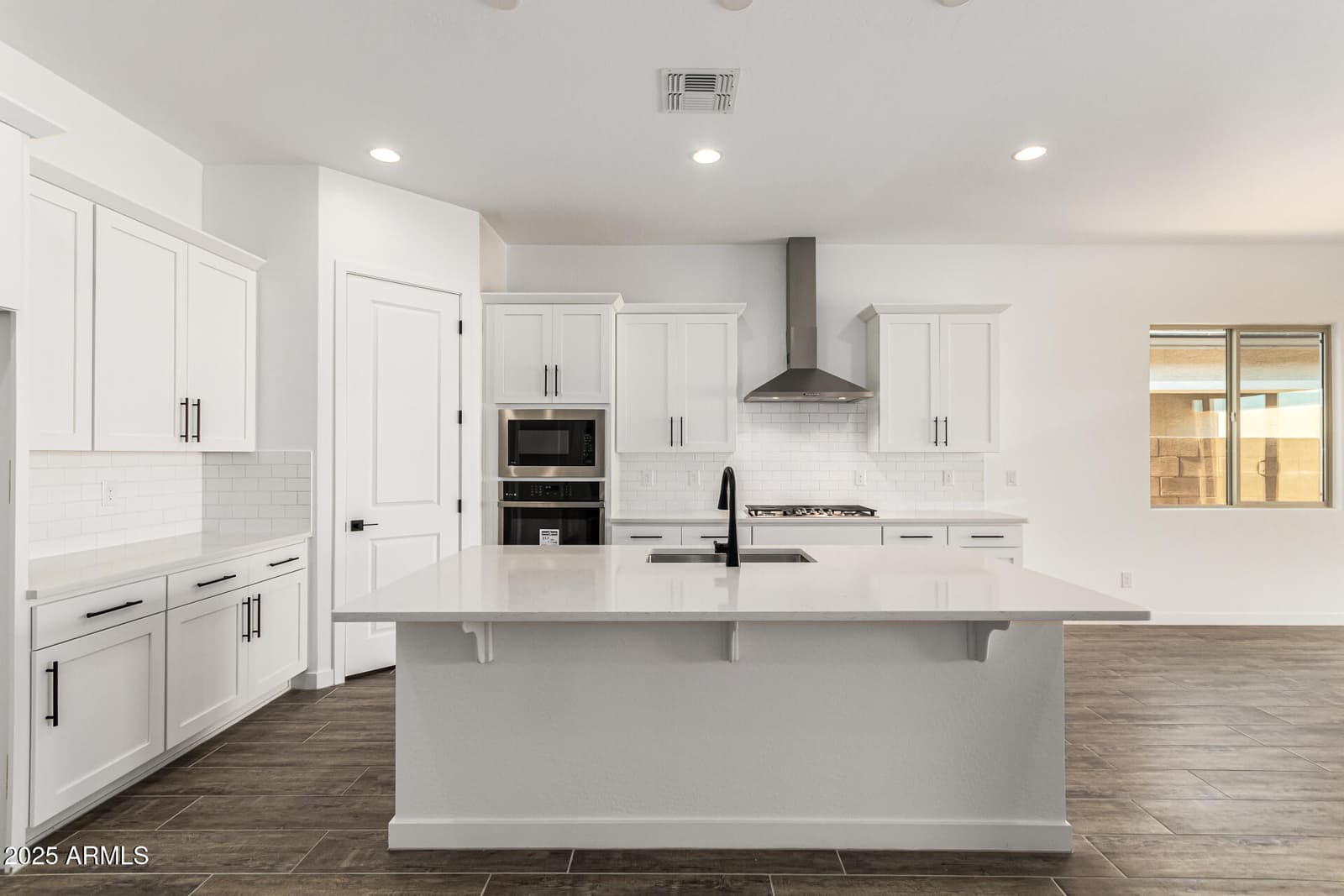 15818 W MIAMI Street, Goodyear, AZ 85338 — photo 5 of 37