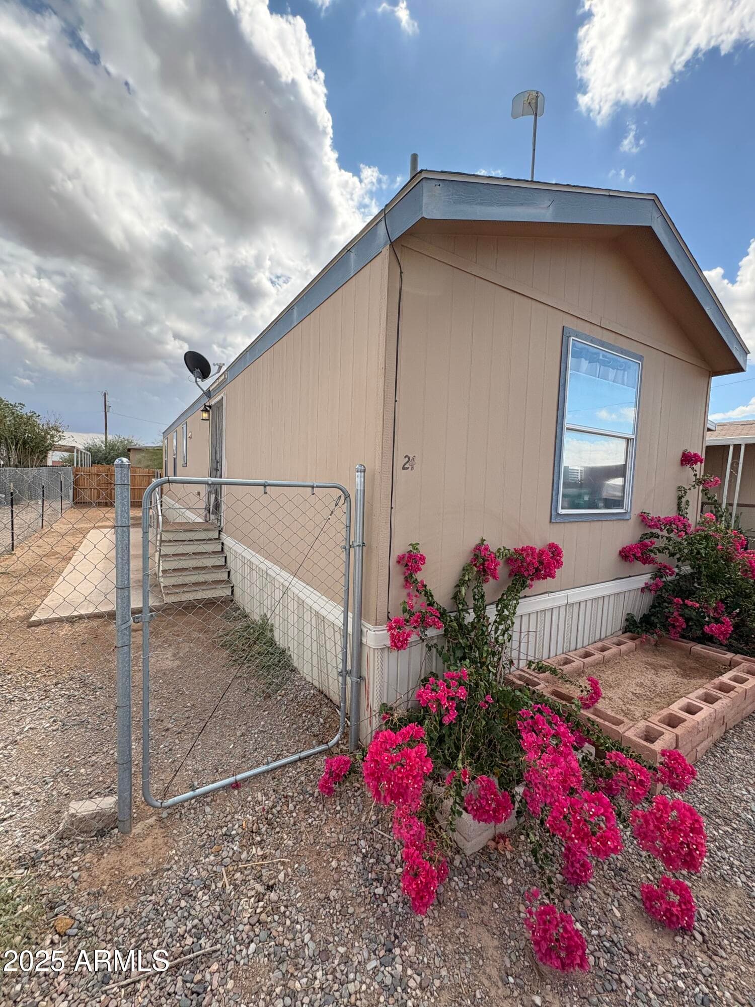 608 W FRONTIER Street 24, Eloy, AZ 85131 — photo 3 of 8