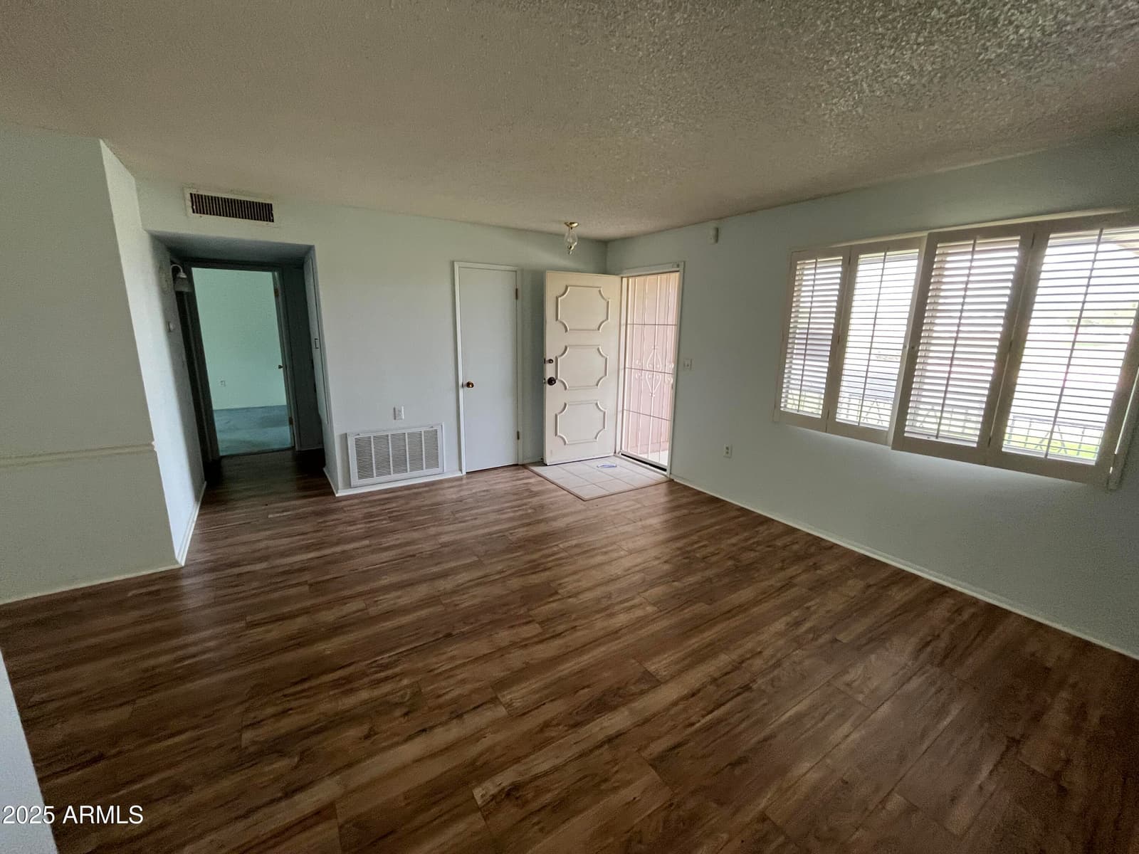 10801 W CLAIR Drive, Sun City, AZ 85351 — photo 3 of 17