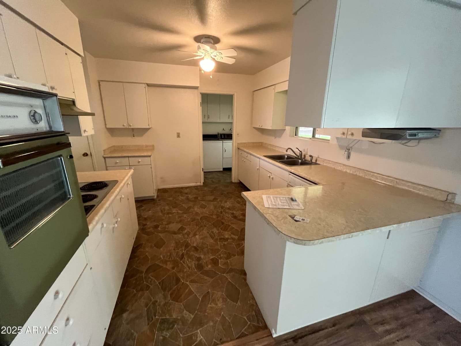 10801 W CLAIR Drive, Sun City, AZ 85351 — photo 5 of 17