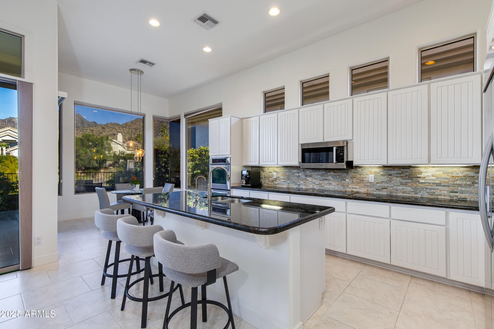 3130 E Squaw Peak Circle, Phoenix, AZ 85016 — photo 15 of 46