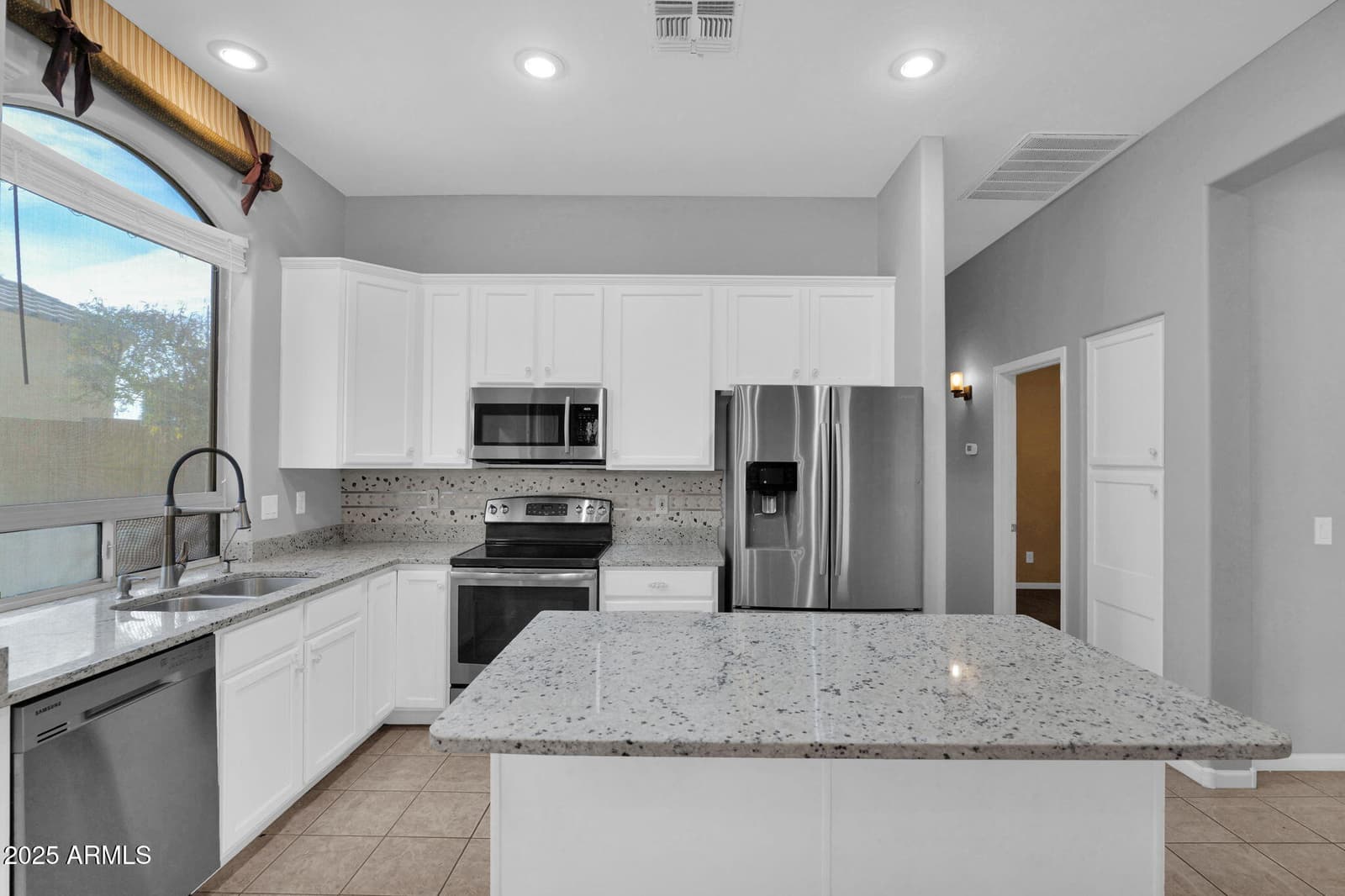 3810 E LATHAM Court, Gilbert, AZ 85297 — photo 8 of 54