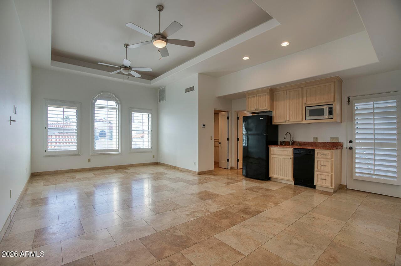 77 E MISSOURI Avenue 49, Phoenix, AZ 85012 — photo 12 of 25