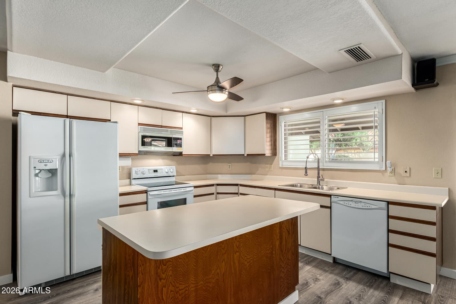 2722 E LAWNDALE Street, Mesa, AZ 85213 — photo 11 of 28