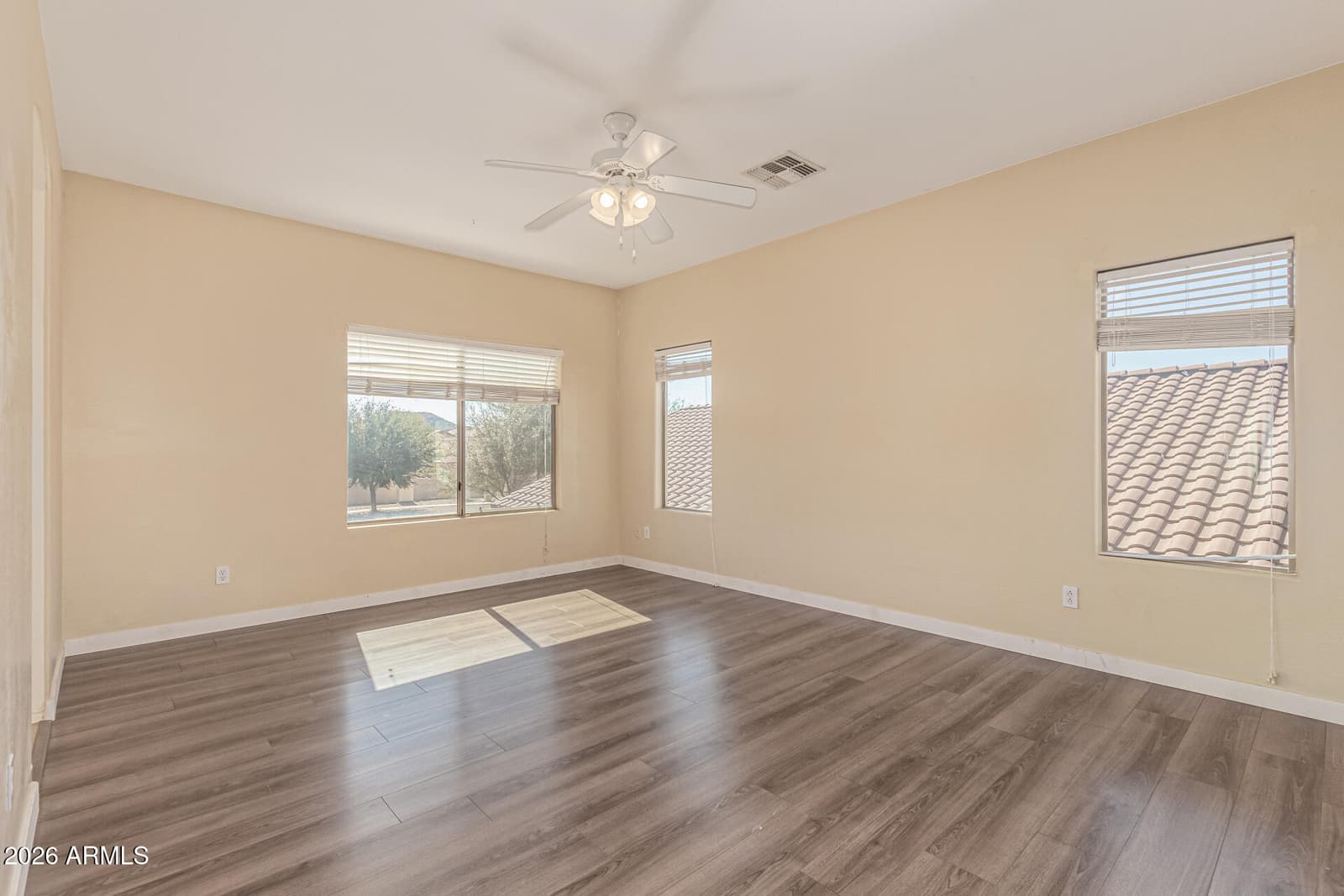 707 W AGRARIAN HILLS Drive, San Tan Valley, AZ 85143 — photo 17 of 39