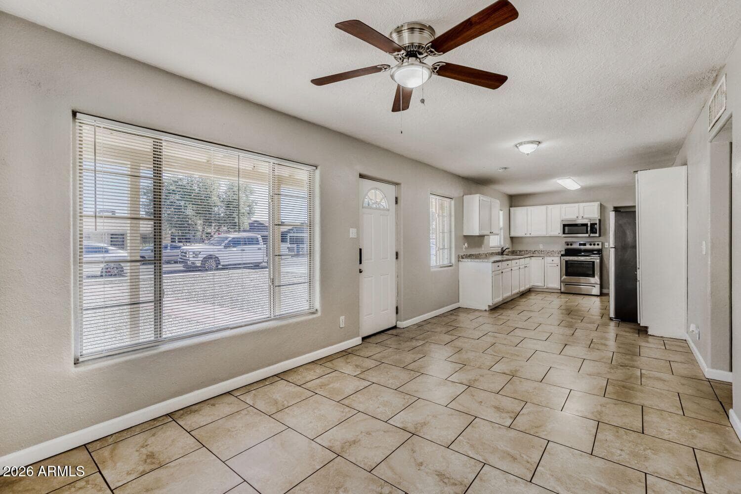 6132 N 35TH Drive, Phoenix, AZ 85019 — photo 7 of 29