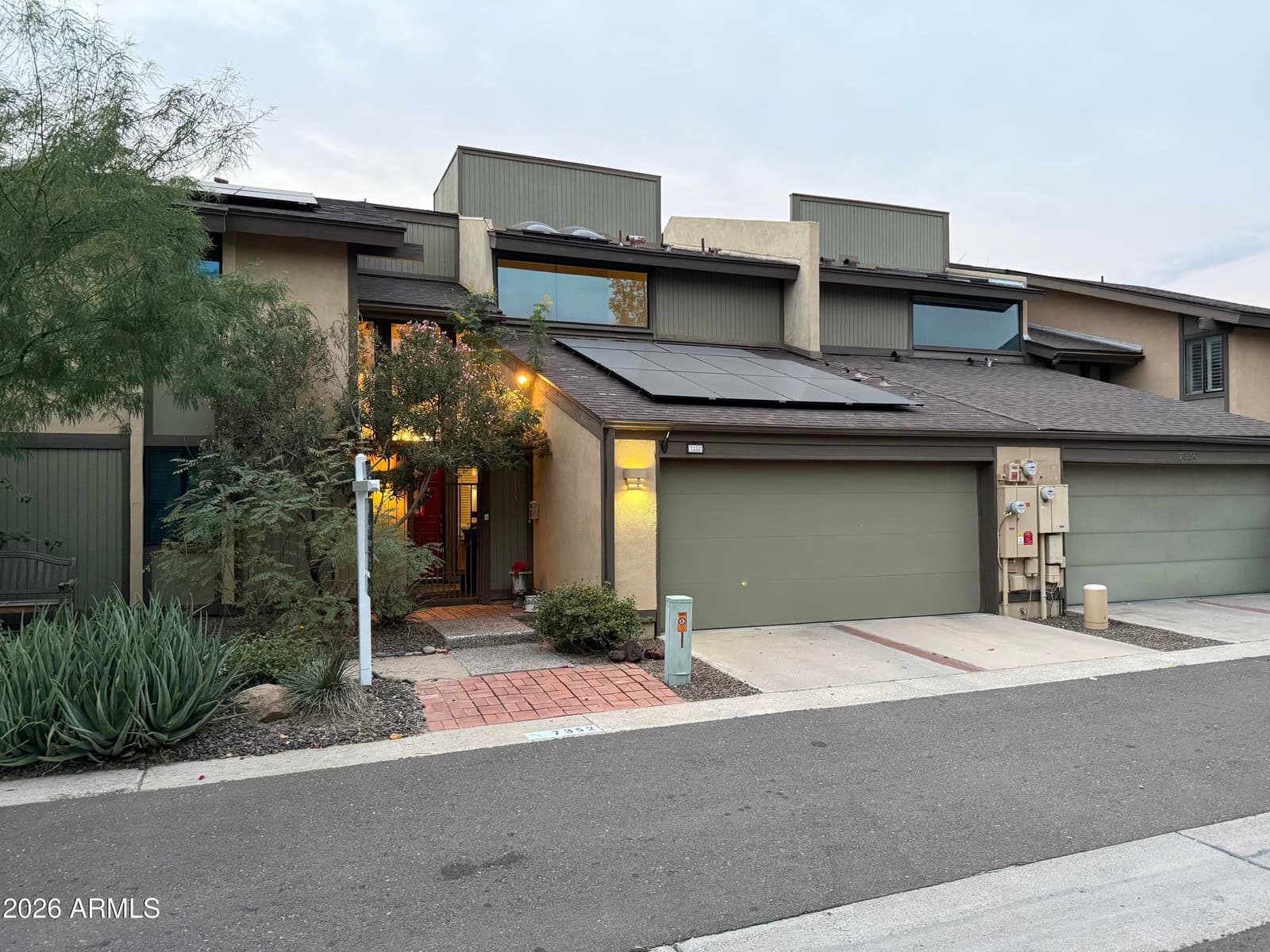 7352 N 7TH Place, Phoenix, AZ 85020 — photo 2 of 47