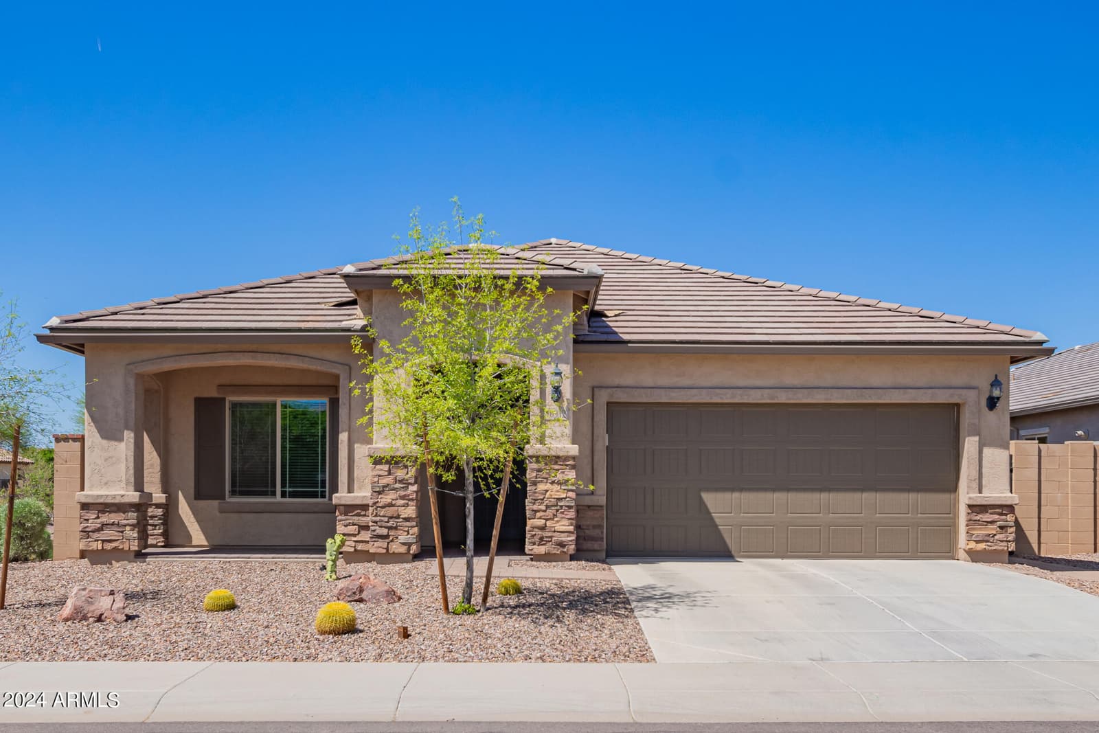 10912 E TUMBLEWEED Avenue, Mesa, AZ 85212 — photo 2 of 35