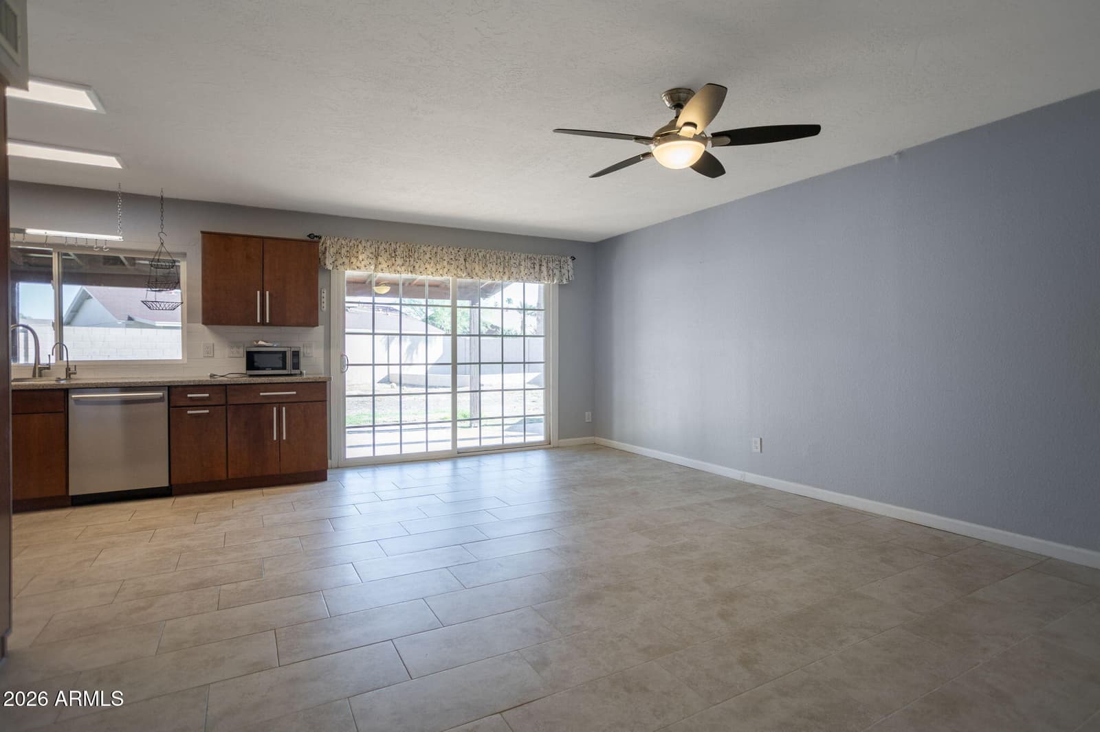 1722 W Saint Moritz Lane, Phoenix, AZ 85023 — photo 12 of 42