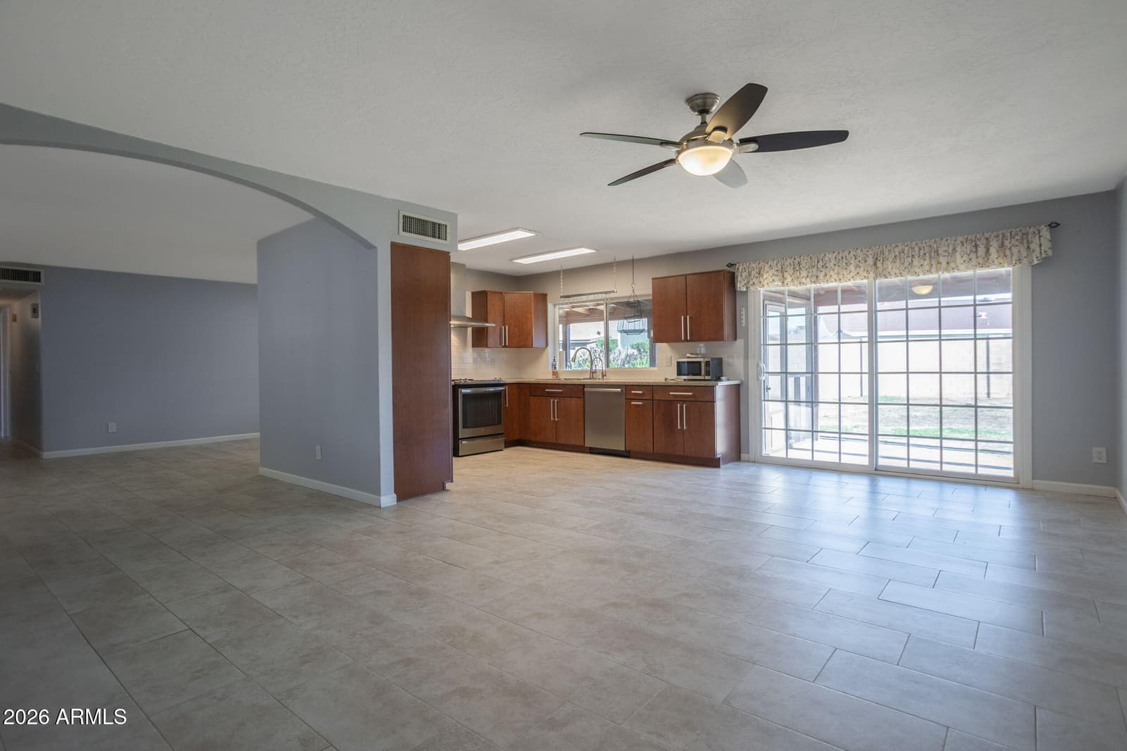 1722 W Saint Moritz Lane, Phoenix, AZ 85023 — photo 10 of 42