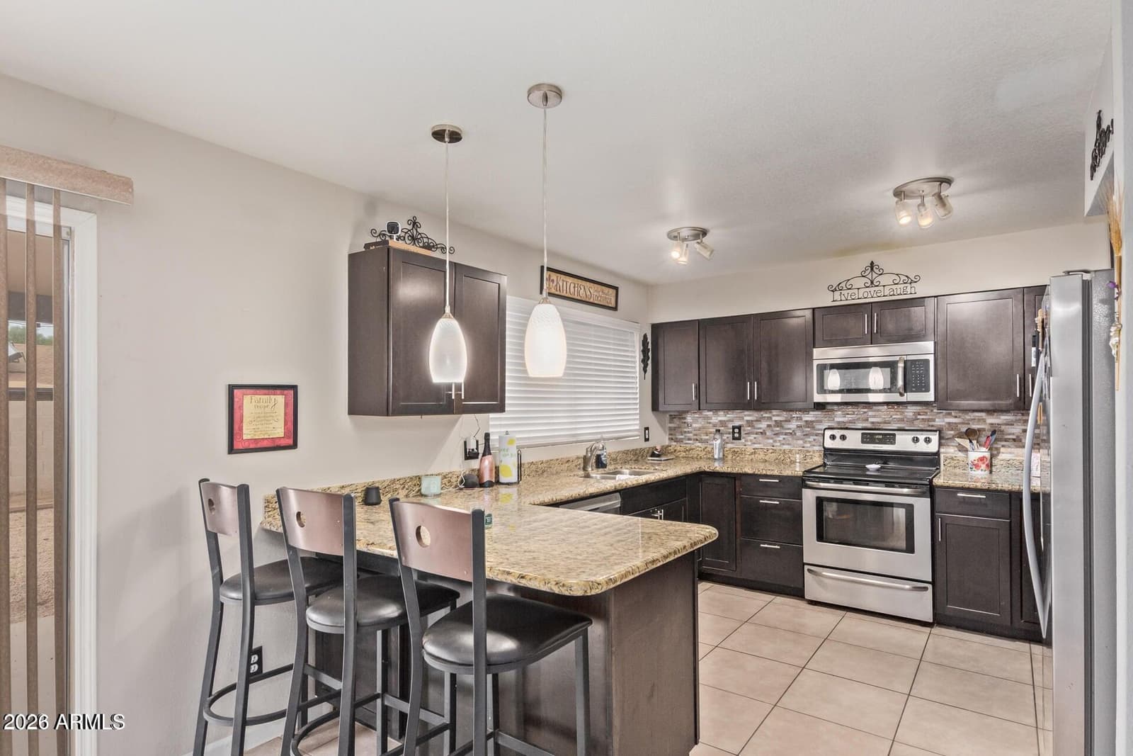 8604 N 54TH Drive, Glendale, AZ 85302 — photo 7 of 16