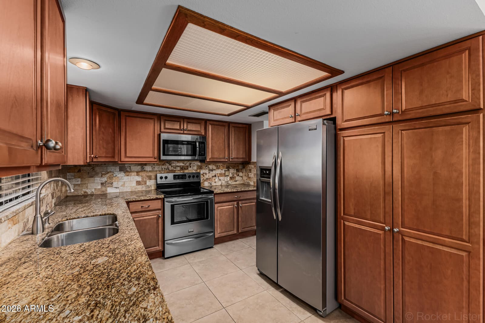 9707 W Kerry Lane, Peoria, AZ 85382 — photo 11 of 42