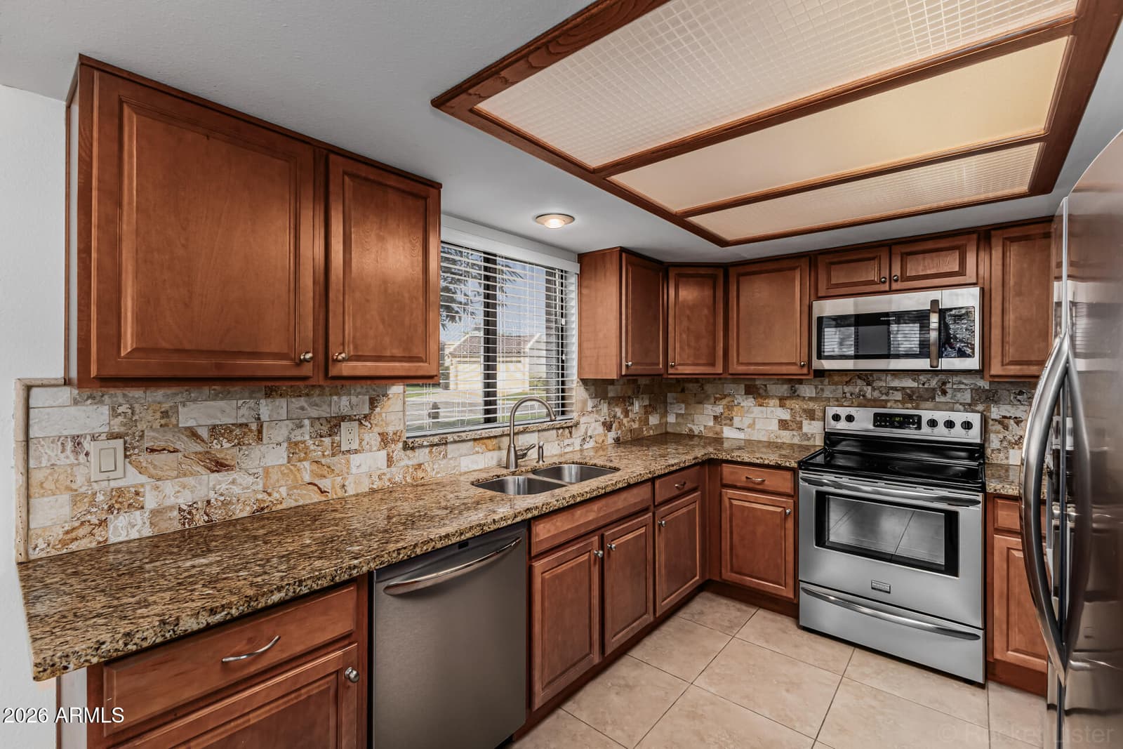 9707 W Kerry Lane, Peoria, AZ 85382 — photo 12 of 42