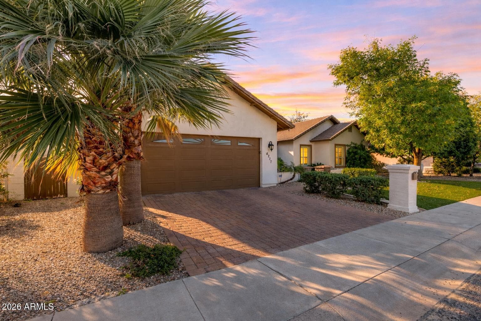 4217 E EDGEMONT Avenue, Phoenix, AZ 85008 — photo 6 of 27