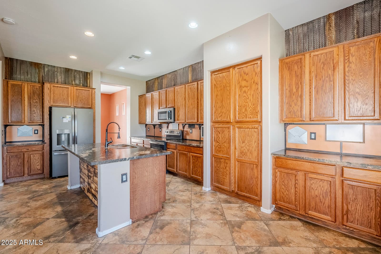 6922 S Black Hills Way, Chandler, AZ 85249 — photo 11 of 44