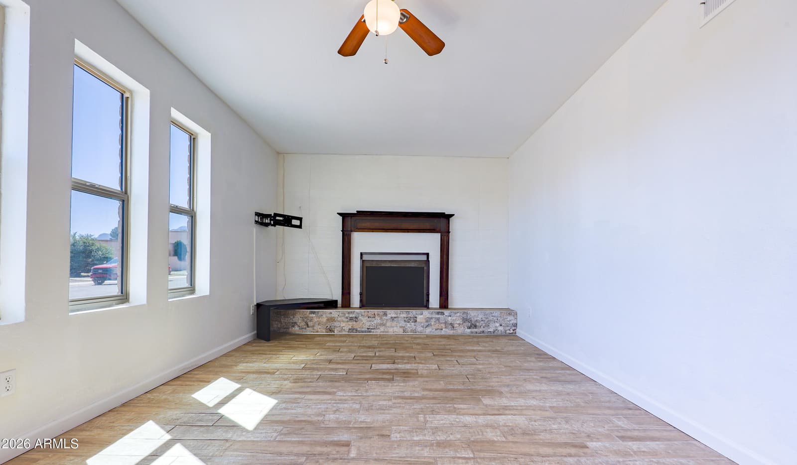 520 S 3RD Street, Sierra Vista, AZ 85635 — photo 4 of 28