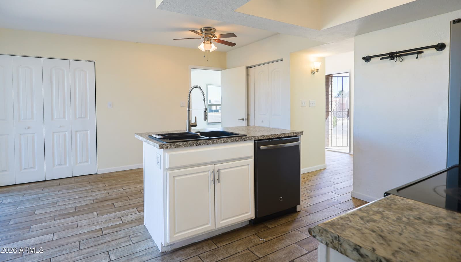 520 S 3RD Street, Sierra Vista, AZ 85635 — photo 9 of 28