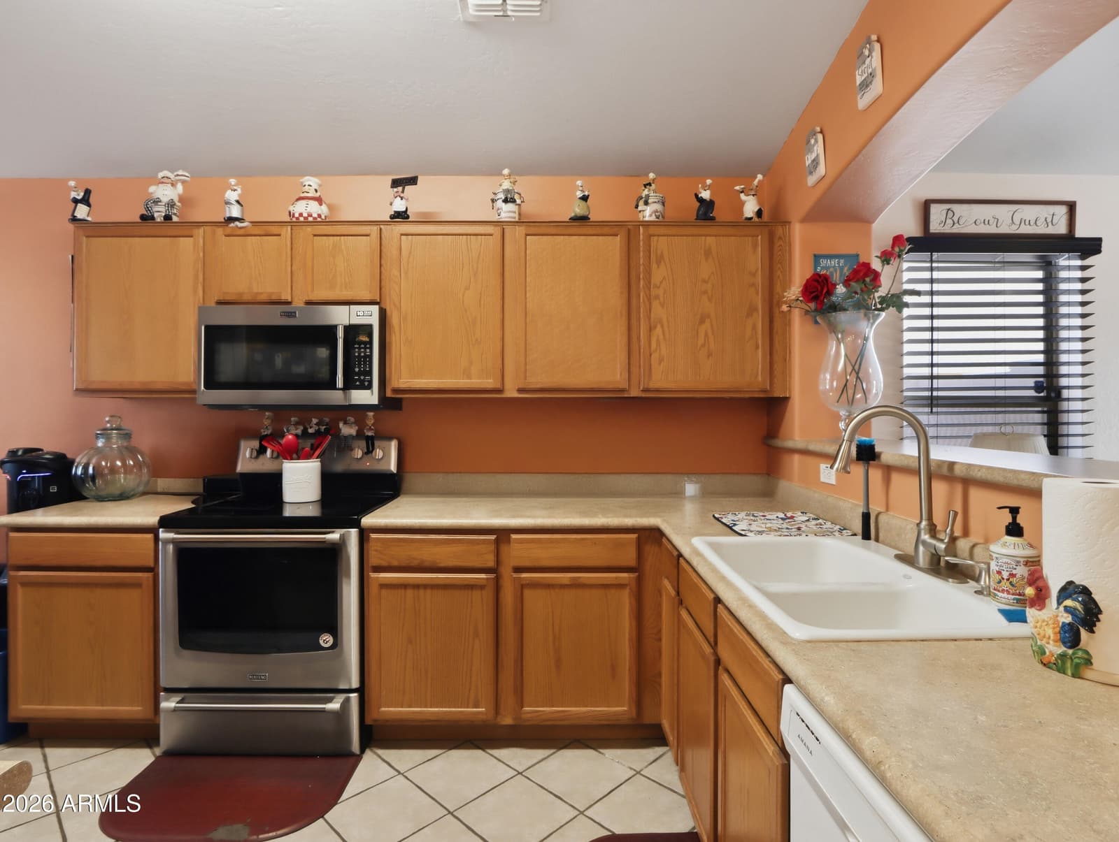 3315 W Sunland Avenue, Phoenix, AZ 85041 — photo 4 of 21