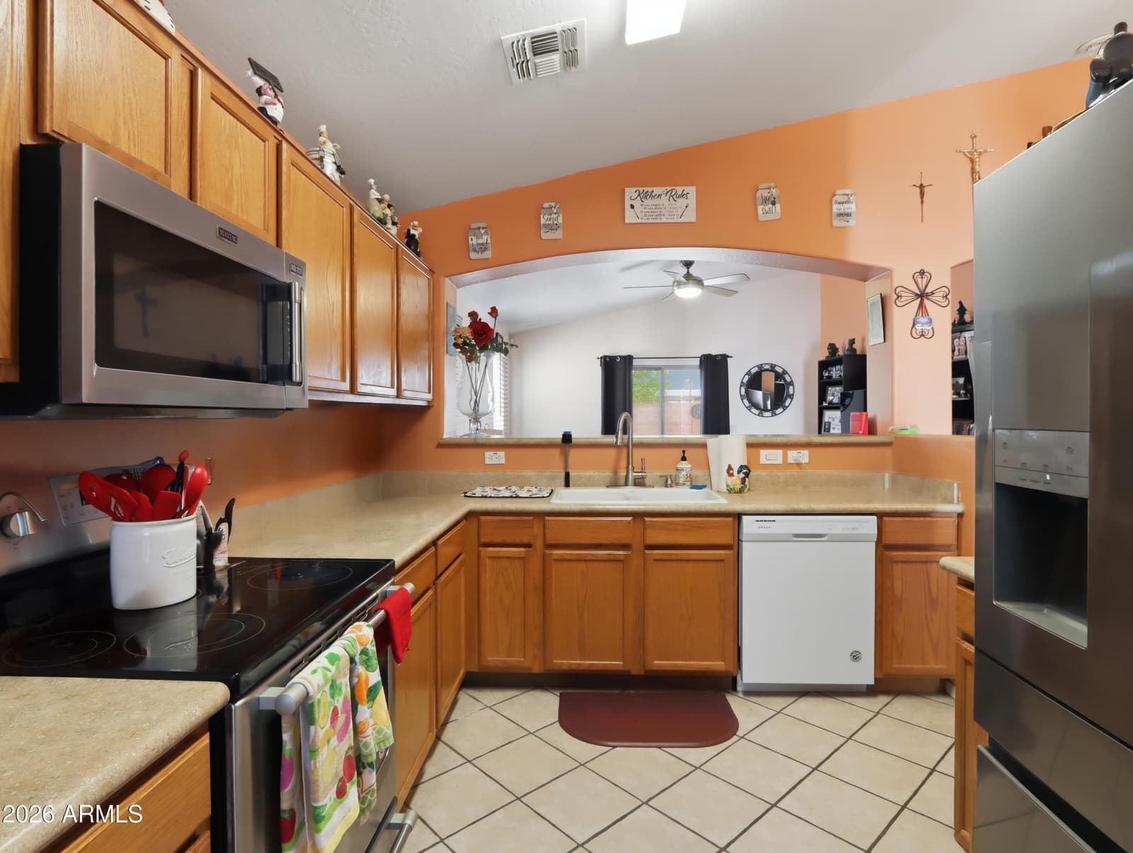 3315 W Sunland Avenue, Phoenix, AZ 85041 — photo 3 of 21