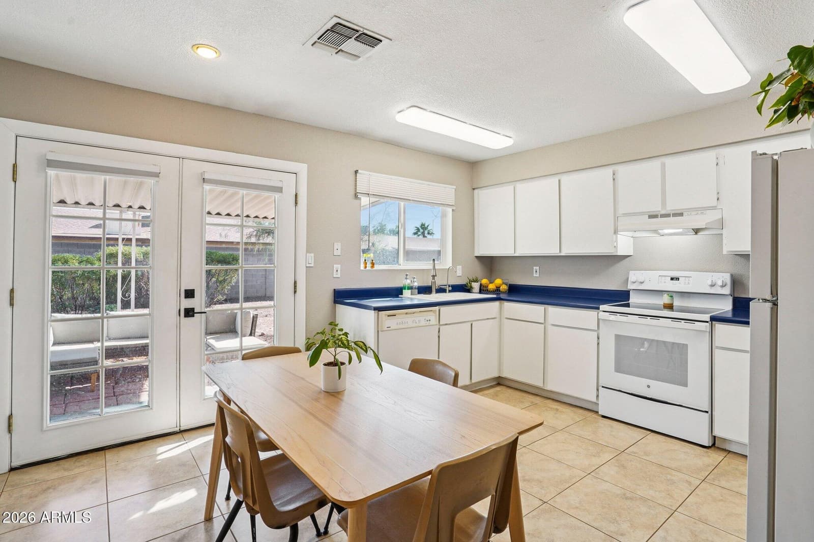 1635 W PLANA Avenue, Mesa, AZ 85202 — photo 11 of 27