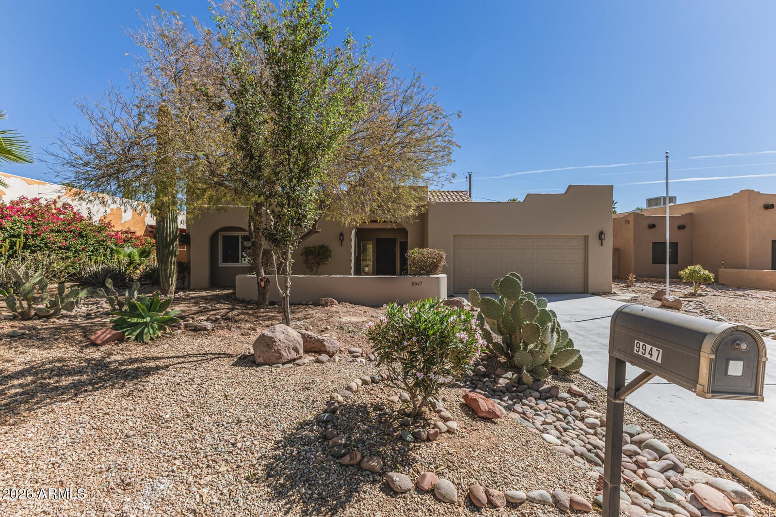 9947 E FORTUNA Avenue, Gold Canyon, AZ 85118 — photo 2 of 36