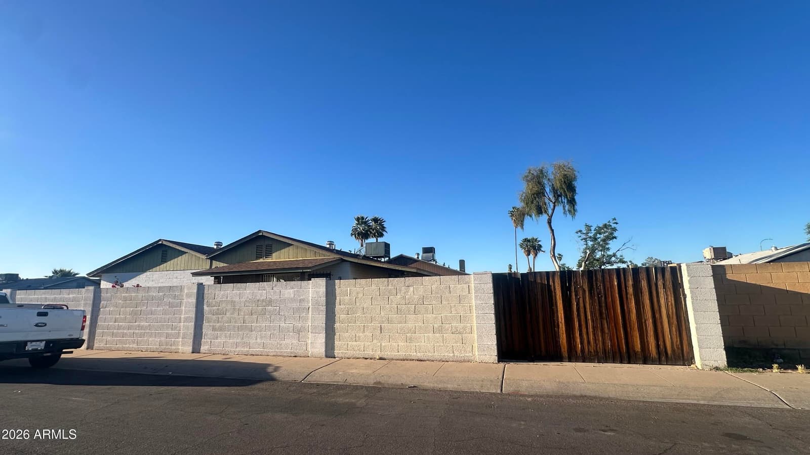 5101 N 69TH Drive, Glendale, AZ 85303 — photo 4 of 5