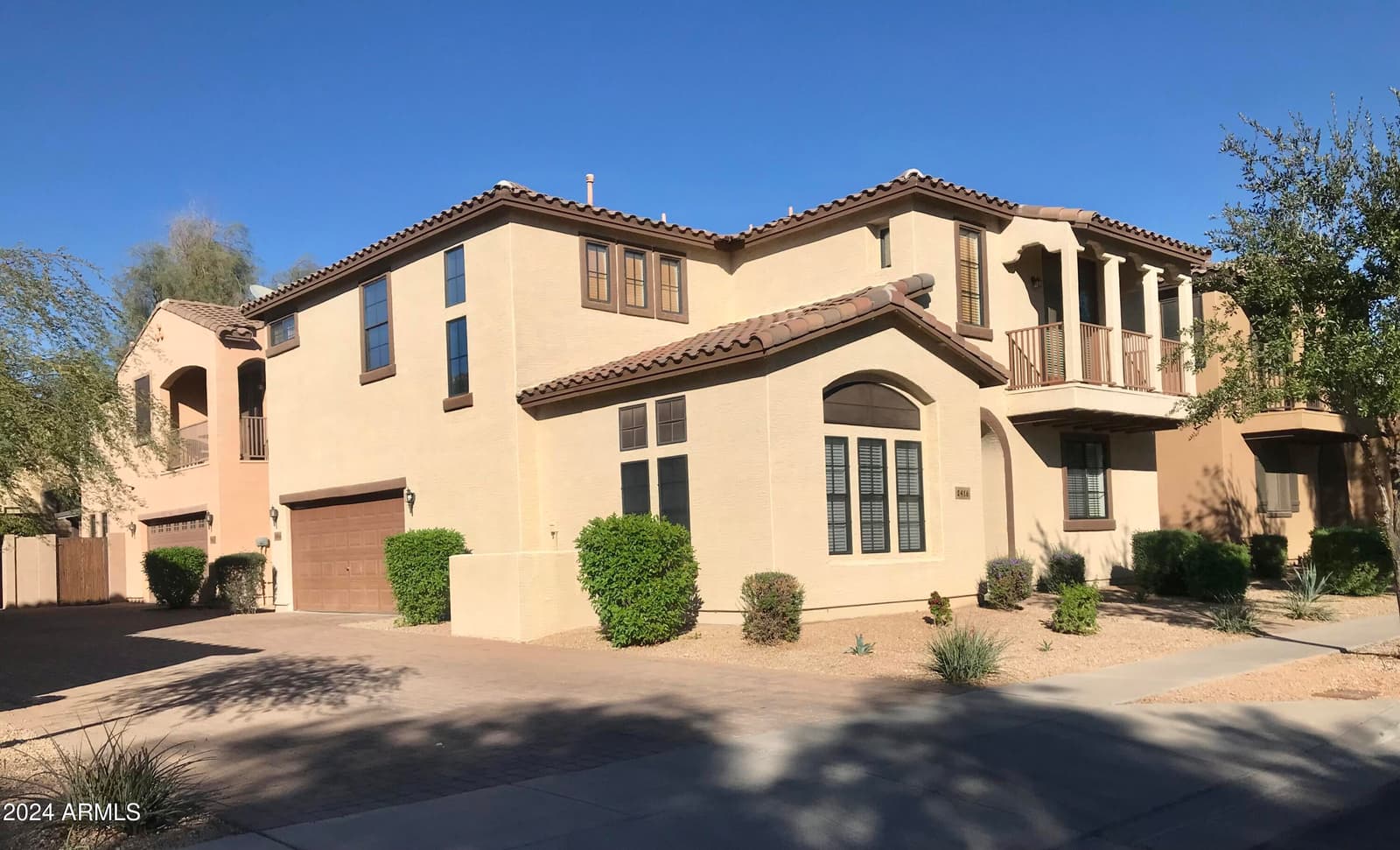 2416 W Dusty Wren Drive, Phoenix, AZ 85085 — photo 4 of 41