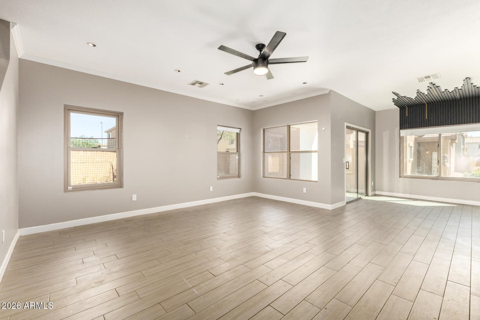 1105 E PARKVIEW Court, Gilbert, AZ 85295 — photo 8 of 35