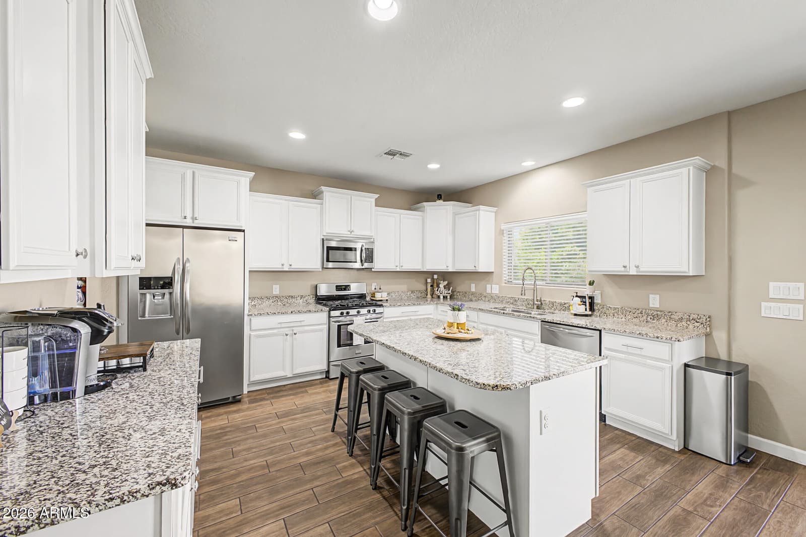 9350 W Medlock Drive, Glendale, AZ 85305 — photo 4 of 40