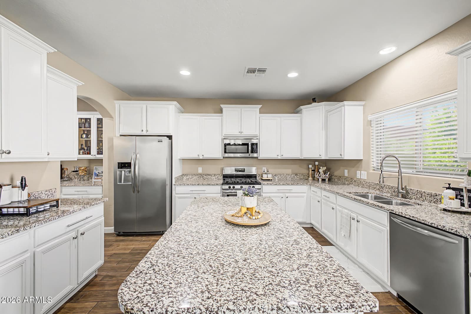9350 W Medlock Drive, Glendale, AZ 85305 — photo 5 of 40